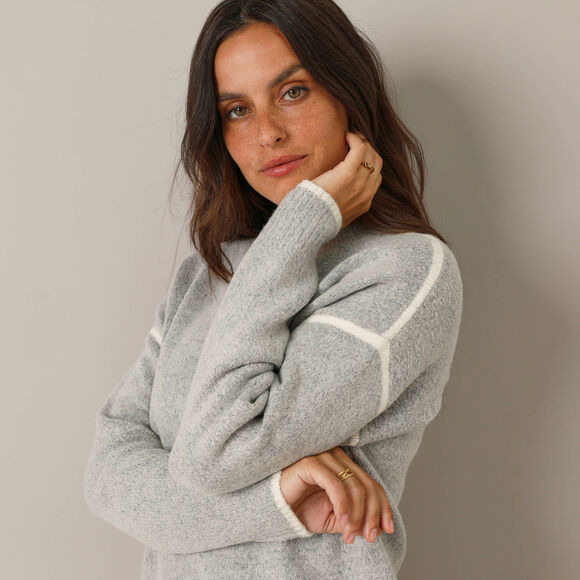 Pull bicolore en maille moelleuse  (gris chiné) Pull bicolore en maille moelleuse  (gris chiné)